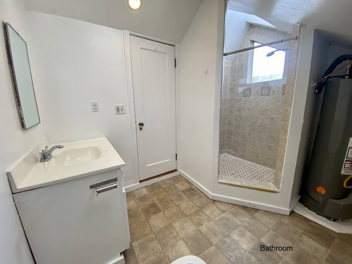 Bathroom — wide (water heater)